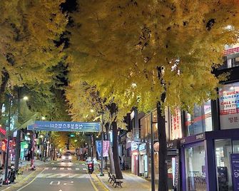 Philstay Ehwa Boutique - Females Only - Seoul - Außenansicht