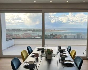 Boutique Hotel Ivy'z - Novalja - Essbereich