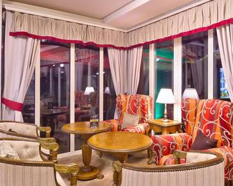 Hotel Club Central - Хисаря - Лоббі