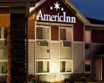 AmericInn by Wyndham Osage - Osage - Building