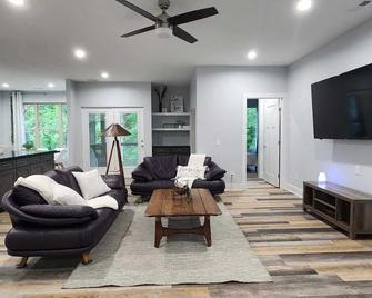 Serene Retreat in Waxhaw: Steps Away from Downtown Delights! - Waxhaw - Sala de estar