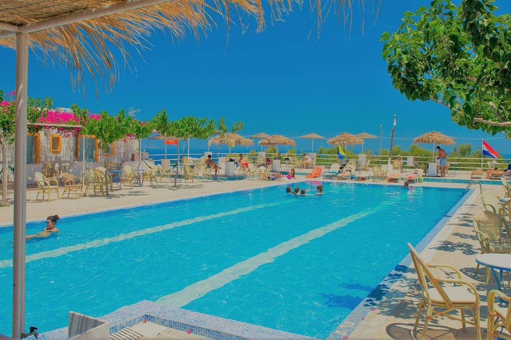 Santorini Camping & Hostel