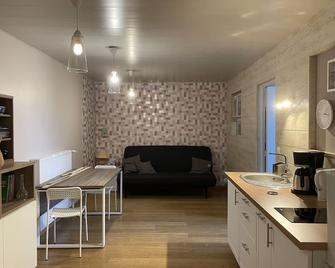 Fully self-contained garden apartment - Brueil-en-Vexin - Sala de estar