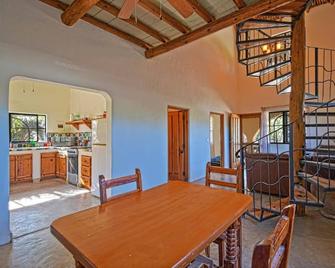 No longer available - Todos Santos - Salle à manger