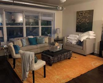 North Chicago Spacious Home - Chicago - Sala de estar