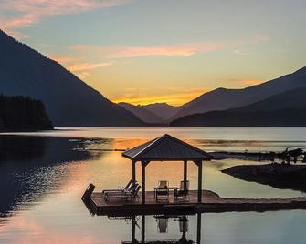 Sunset Island Resort - The private island you can drive to - Port Alberni
