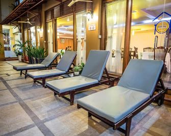 Ohana Phnom Penh Palace Hotel - Phnom Penh - Patio
