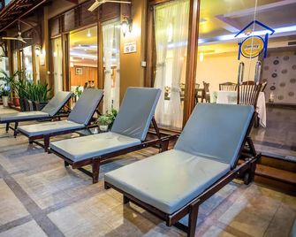 Ohana Phnom Penh Palace Hotel - פנום פאן - פטיו