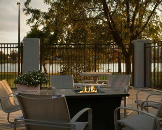 Hampton Inn Evansville - Evansville - Patio