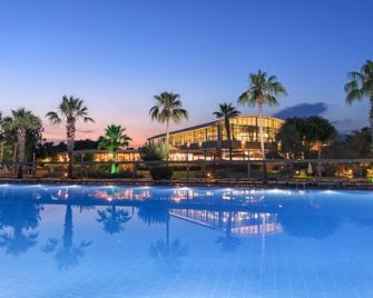 كلوب توانا فتحية - شامل كليًا - Yaniklar (Mugla) - حوض السباحة