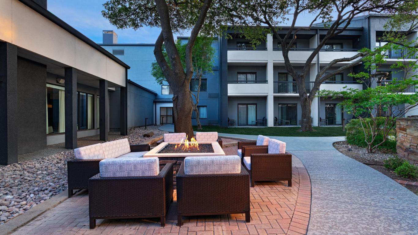 Courtyard by Marriott Dallas Richardson at Spring Valley