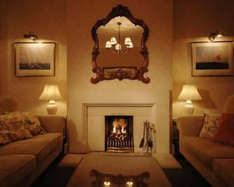 Moorhill House Bed & Breakfast - Ringwood - Living room