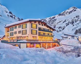 Arlberg Stuben - das kleine, feine Hotel - Klösterle - Gebouw