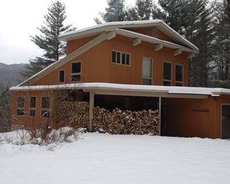 Crossett Hill Lodge - Waterbury - Rakennus