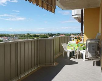 A few steps from the beach - Caorle - Balcony