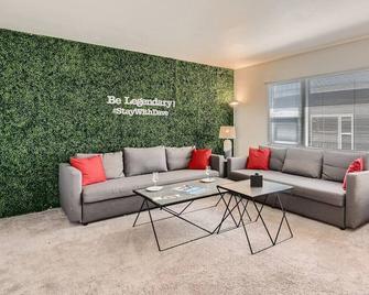 Walk To Beach - King Apt In #1 Area - Ac - San Clemente - Pokój dzienny