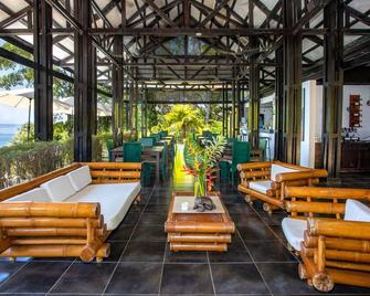Tiki Villas Rainforest Lodge & Spa - Uvita - Salónek