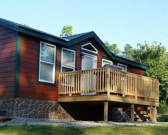 Cabin 6 - Beautiful location with a great view of the river. Perfect for any size family! - Connellsville - Edificio