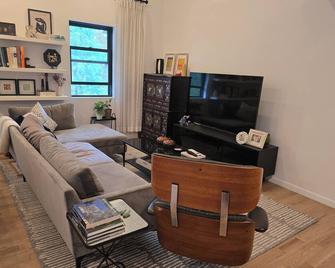 Astoria, steps away from Manhattan. - Queens - Stue