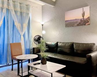E. Central Scottsdale Suite Close to Top Attractions - Scottsdale - Sala de estar