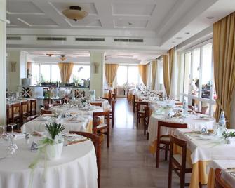 Albergo Punta De L'est - Francavilla al Mare - Restaurant