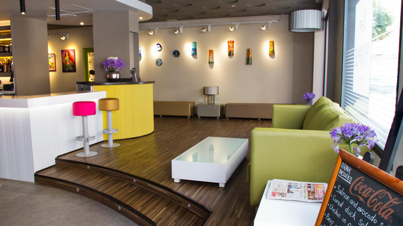 The Purple Hotel - Adults Only