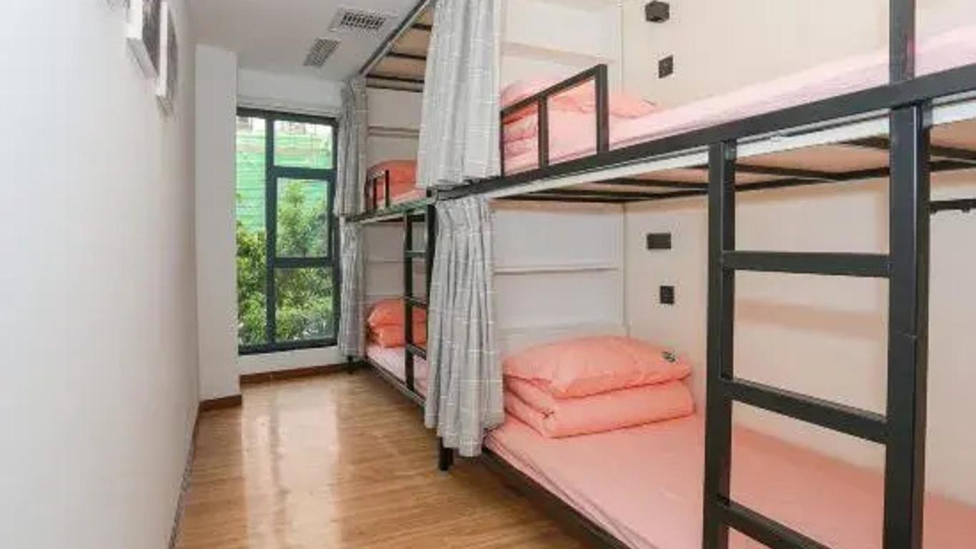 登巴國際連鎖客棧深圳會展中心店