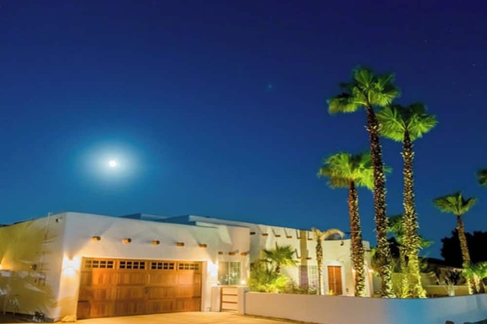 Modern Adobe Palm Springs Retreat with New Backyard and Pool Area! - Palm Springs - Edificio