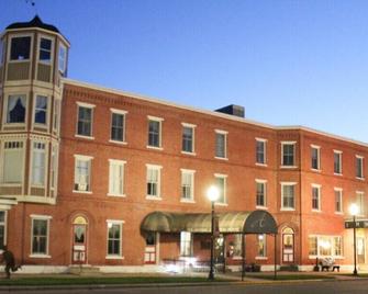 Ah #5 · Ah #5 Queen Suite W/Shower - Wabasha - Edificio