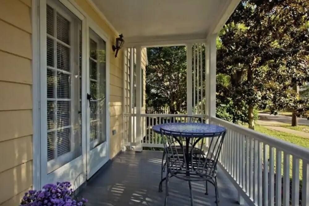 Balcony view of Historic Gem in the Heart of Hilton Village on the James River