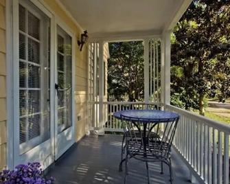 Historic Gem in the Heart of Hilton Village on the James River - Newport News - Balcony