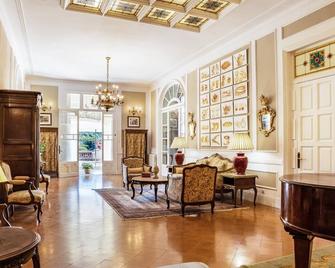 Stately Mansion, 13 rooms, huge gardens, pool, tennis, beach 5 minute walk - Sant Vicenç de Montalt - Lobby