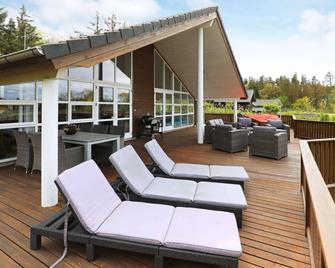 8 person holiday home in Skals - Skals - Patio