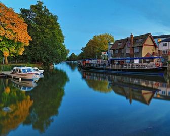 Railway Inn - Abingdon - Θέα στην ύπαιθρο