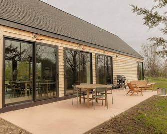 Loma Cottages - Fish Creek - Patio