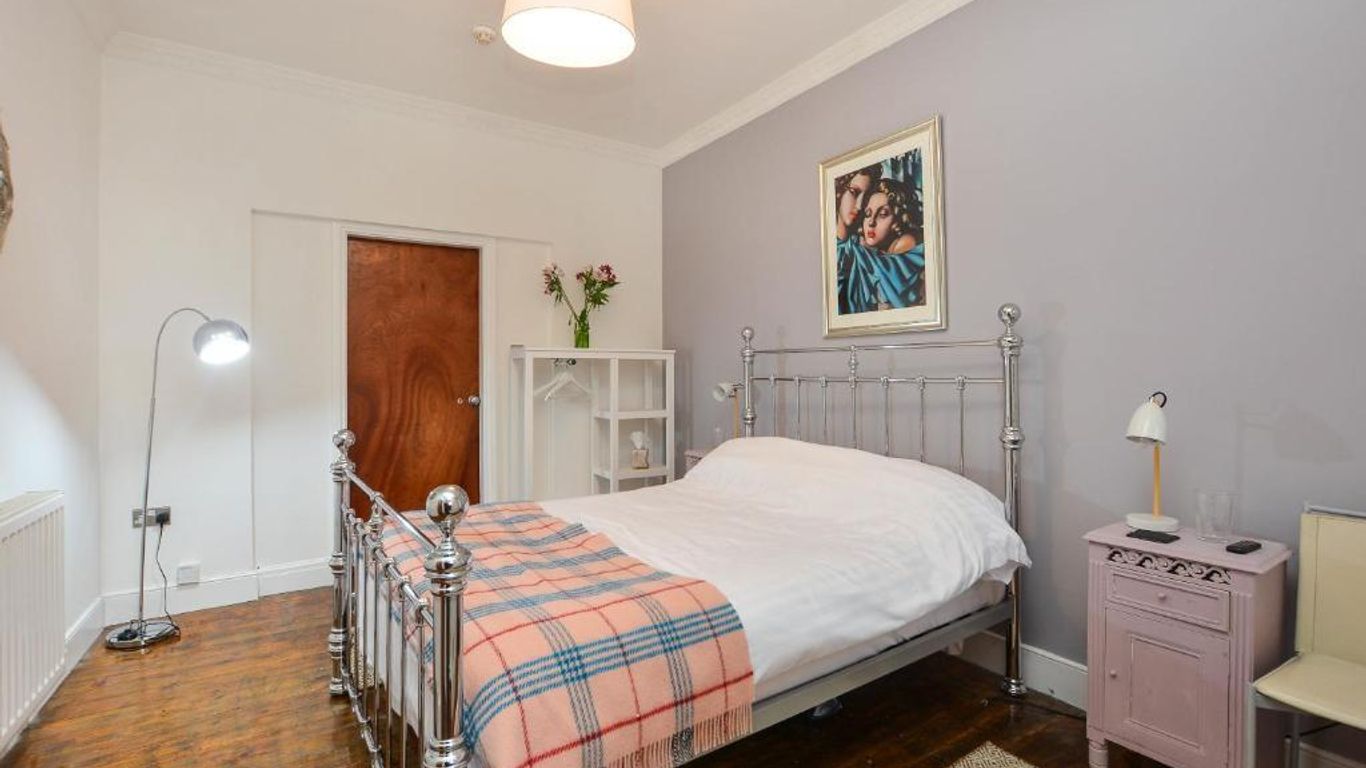 InTown - 60 second walk 2 Minster!