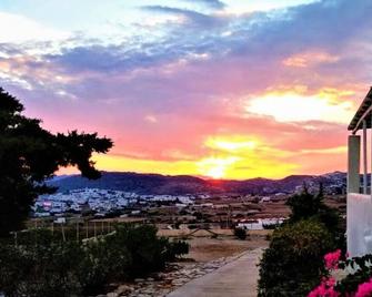 Oleander maisonette near Adamas w/ Gorgeous View - Plaka