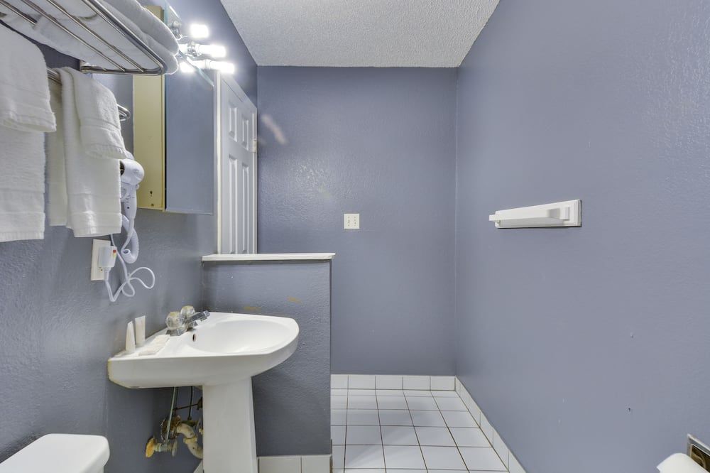 Upper Deck Hotel and Bar - Adults Only - South Padre Island