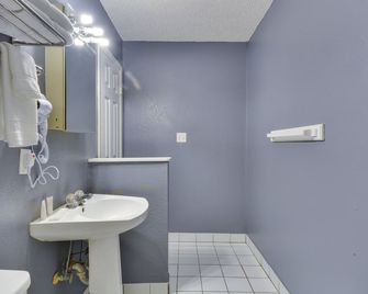 Upper Deck Hotel and Bar - Adults Only - South Padre Island
