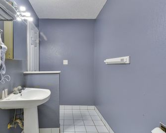 Upper Deck Hotel and Bar - Adults Only - South Padre Island