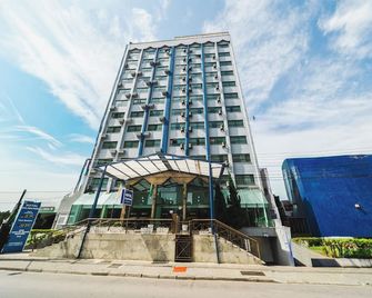 Hotel Golden Park Curitiba By Nacional Inn - Curitiba - Rakennus