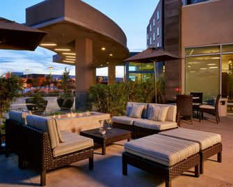 Courtyard by Marriott San Jose North/Silicon Valley - San Jose - Patio