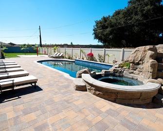 Funtierland + Mickey's Beach House + Close to Disney + Shared pool and Splash Pa - Anaheim - Pool