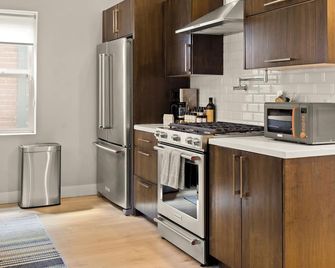 Highlands Square Bungalow - Private Yard - Garage - Denver - Cocina