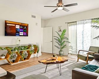 Casa Verde - 1 Br 2 Beds 5min Dt & Deep Ellum - Dallas - Wohnzimmer