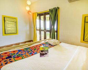 Fabescape House Khas Kokanwadi - Ratnagiri - Bedroom