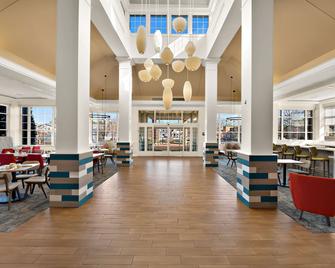 هيلتون جاردن إن ويليامزبيرج - وليامز (فرجينيا) - ردهة