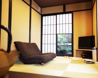 Uji-Ichibanyado-Nigauri - Uji