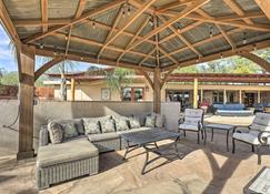 Pet-Friendly Tucson Casita Shared Hot Tub and Porch - Tucson - Patio