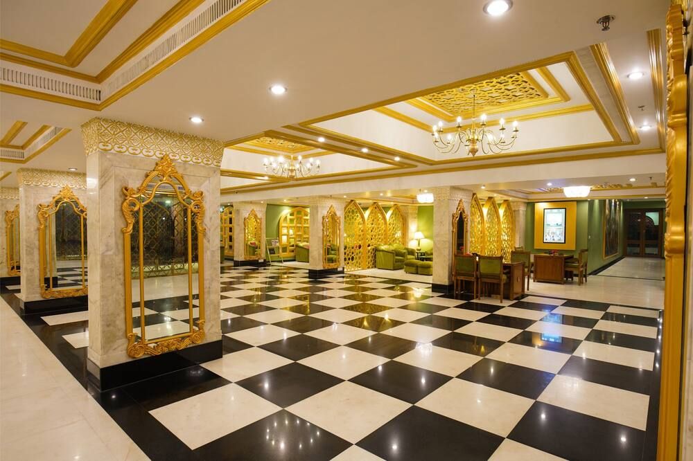 Hotel Clarks Shiraz - Agra - Lobby